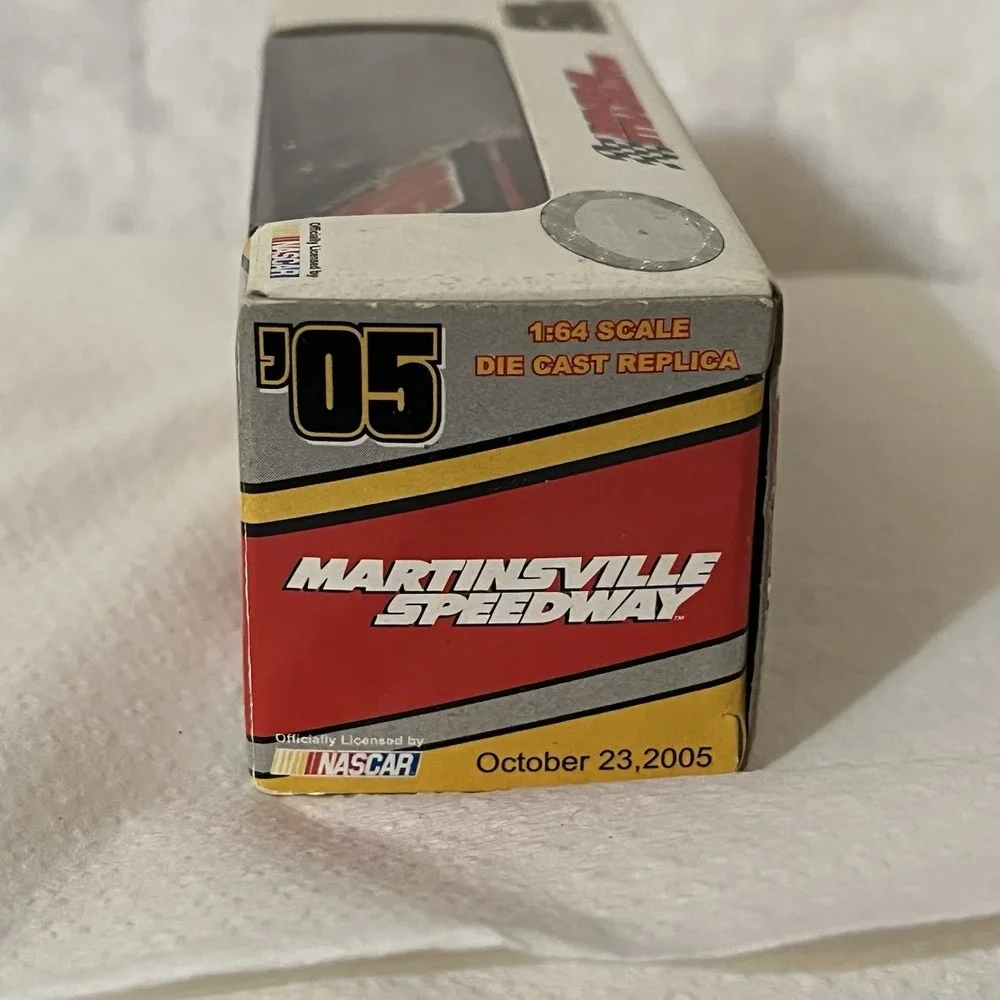 2005 ADVANCE AUTO PARTS 500 Die Cast 1:64 PROGRAM Car MARTINSVILLE SPEEDWAY